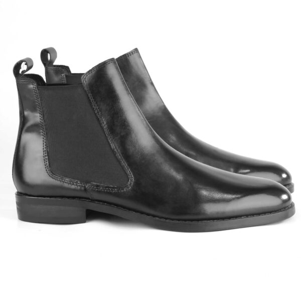 Black Chelsea